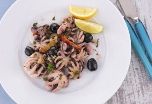 Komodor Meze Evi